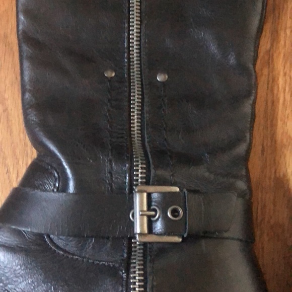 Black Brown Knee Highish Leather Boots with Buckle Detail - Picture 5 of 7